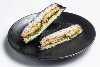 Sushi sumuštinis su teryaki vištiena